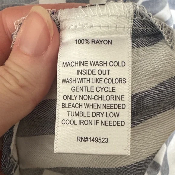 Alex & Jordan Blue & White Striped Button-Up Short Sleeve Shirt Women’s S NWOT - Picture 11 of 11